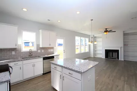 336 Sturgeon St, Smithfield, NC 27577 photo 4