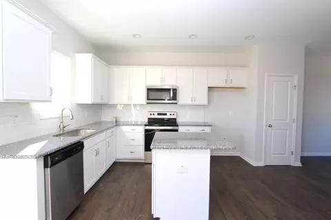 340 Sturgeon St, Smithfield, NC 27577 photo 2