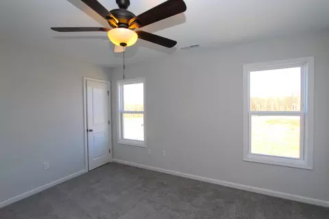 340 Sturgeon St, Smithfield, NC 27577 photo 6