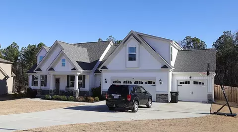 74 Flora Dr, Benson, NC 27504 photo 3
