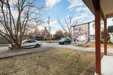311 E Davis St, Smithfield, NC 27577 photo 4