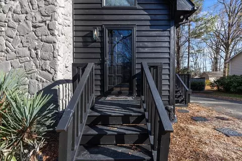 2718 Omah St, Durham, NC 27705 photo 3