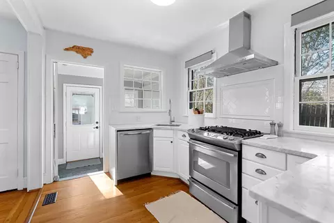 622 E Whitaker Mill Rd, Raleigh, NC 27608 photo 7