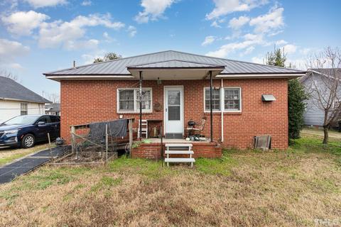 303 W D St, Erwin, NC 28339 photo 6