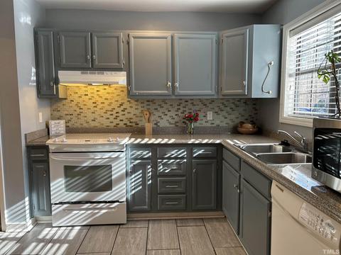 67 Willow Bridge Dr, Durham, NC 27707 photo 2
