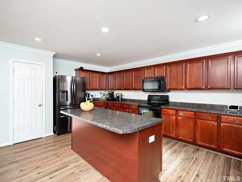 511 Ashburn Ln, Durham, NC 27703 photo 4