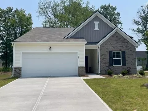 732 Mirror Pond Dr, Zebulon, NC 27597