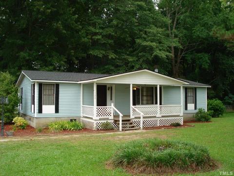 120 Cinnamon Ln, Erwin, NC 28339 photo 1