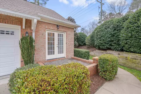 2 Abernathy Dr, Chapel Hill, NC 27517 photo 3