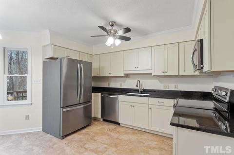 14 Syracuse Pl, Durham, NC 27704 photo 9