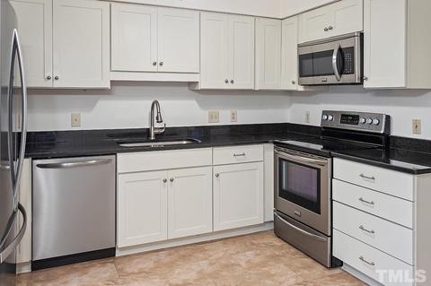 14 Syracuse Pl, Durham, NC 27704 photo 7