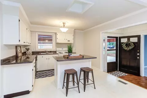 624 E Millbrook Rd, Raleigh, NC 27609 photo 7