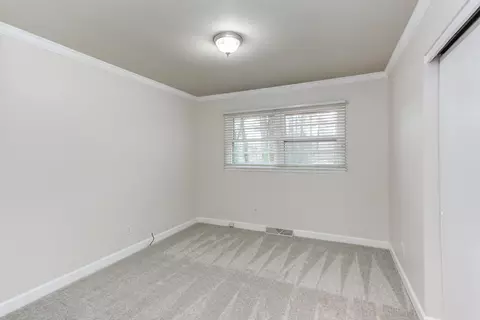 624 E Millbrook Rd, Raleigh, NC 27609 photo 17