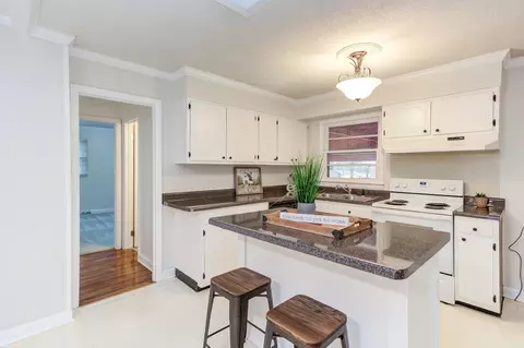 624 E Millbrook Rd, Raleigh, NC 27609 photo 6