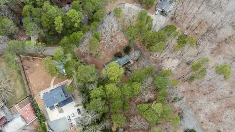 2 Maple Dr, Chapel Hill, NC 27514 photo 9