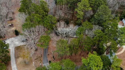 2 Maple Dr, Chapel Hill, NC 27514 photo 3