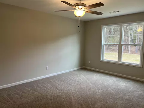 210 Mitchner St, Selma, NC 27576 photo 8