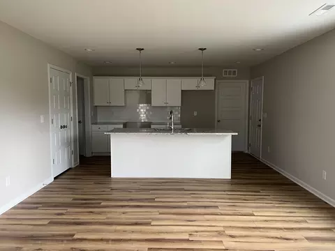 210 Mitchner St, Selma, NC 27576 photo 5