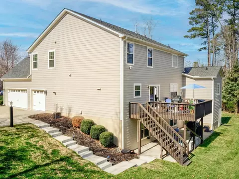 2804 Reynolda Cir, Durham, NC 27712 photo 3