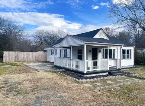 1240 Pointer St, Roxboro, NC 27573 photo 2