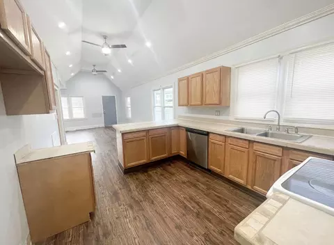 1240 Pointer St, Roxboro, NC 27573 photo 9