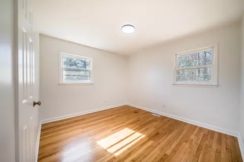8 Holmes Cir, Durham, NC 27713 photo 8