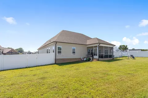 47 Boulder Brook Ln, Benson, NC 27504 photo 4