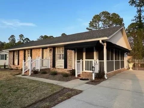 302 Saint St, Dunn, NC 28334 photo 1