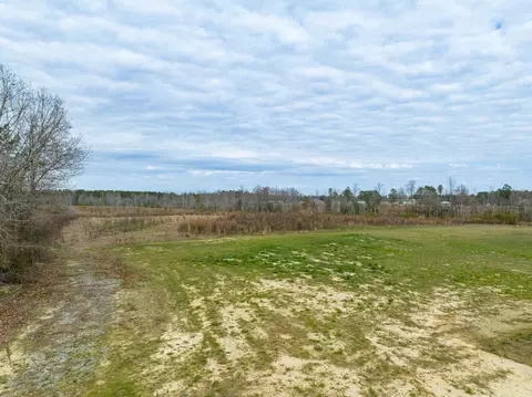 2 Daughtridge Farm Rd, Rocky Mount, NC 27801