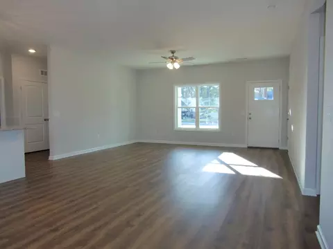 710 Memorial Ave, Dunn, NC 28334 photo 5
