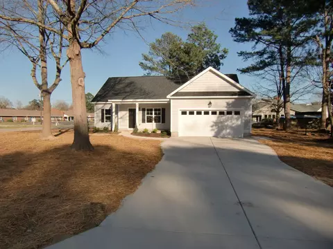 710 Memorial Ave, Dunn, NC 28334 photo 2