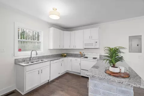 408 Cecil St, Durham, NC 27707 photo 8
