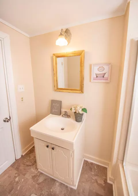 511 W E St, Erwin, NC 28339 photo 25