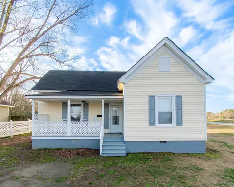 511 W E St, Erwin, NC 28339 photo 1