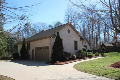 1222 Oak Dr, Durham, NC 27712 photo 3