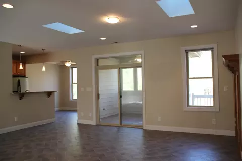 1222 Oak Dr, Durham, NC 27712 photo 8