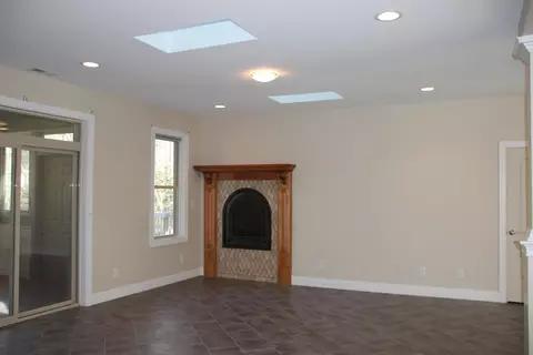 1222 Oak Dr, Durham, NC 27712 photo 9