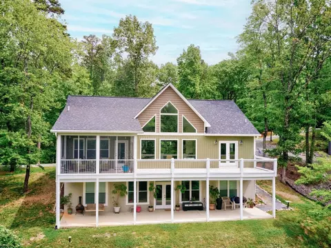 67 Sunset Dr, Clarksville, VA 23927