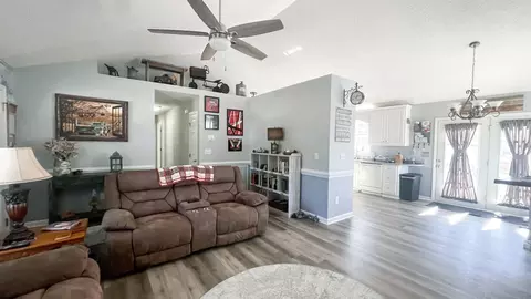105 Phyllis Dr, Benson, NC 27504 photo 8
