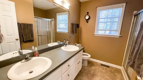105 Phyllis Dr, Benson, NC 27504 photo 16