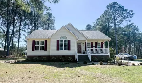 105 Phyllis Dr, Benson, NC 27504 photo 1