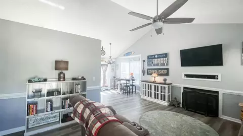 105 Phyllis Dr, Benson, NC 27504 photo 7