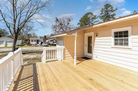 104 E Caroline Ave, Smithfield, NC 27577 photo 6
