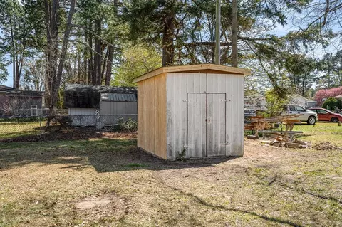104 E Caroline Ave, Smithfield, NC 27577 photo 8