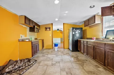641 Gentry Dr, Erwin, NC 28339 photo 4
