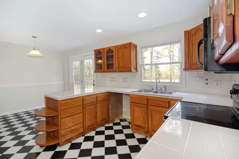 108 Walnut Dr, Benson, NC 27504 photo 6