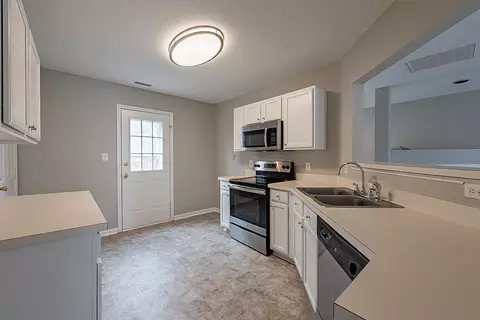 409 Gladstone Dr, Durham, NC 27703 photo 9