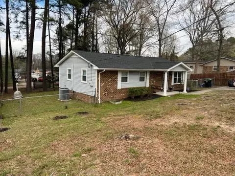 715 Shay Dr, Durham, NC 27704 photo 2