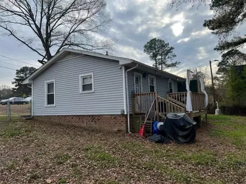 715 Shay Dr, Durham, NC 27704 photo 3