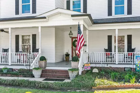 407 Old Post Rd, Erwin, NC 28339 photo 2